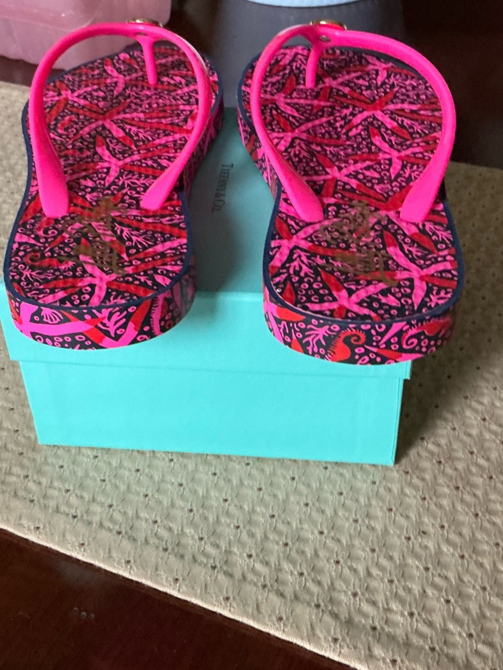 Lilly Pulitzer Pool Flip Flops Sz 7/8 NWOT - Picture 5 of 7
